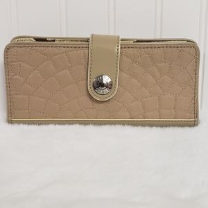 Vera Bradley slim quilted performance Snaptab Wallet